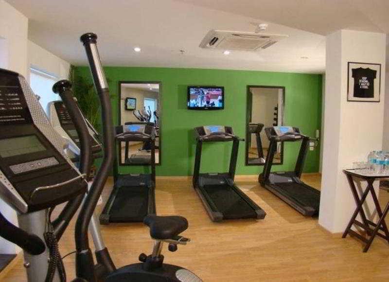 Lemon Tree Hotel Ченнаї Екстер'єр фото