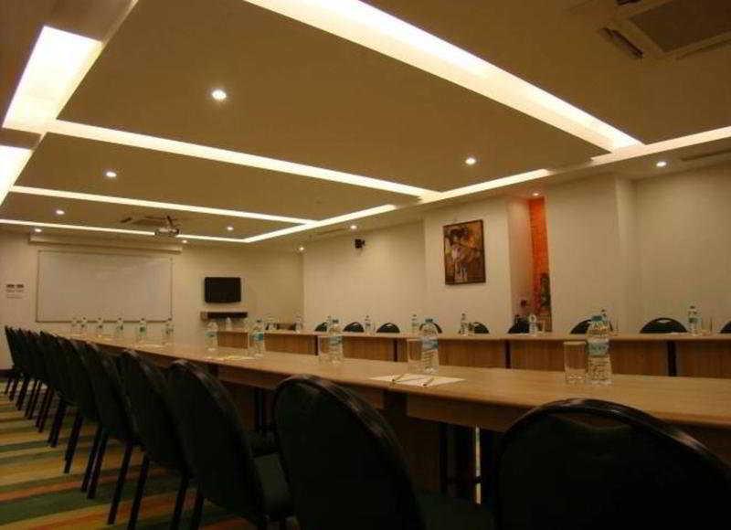 Lemon Tree Hotel Ченнаї Екстер'єр фото