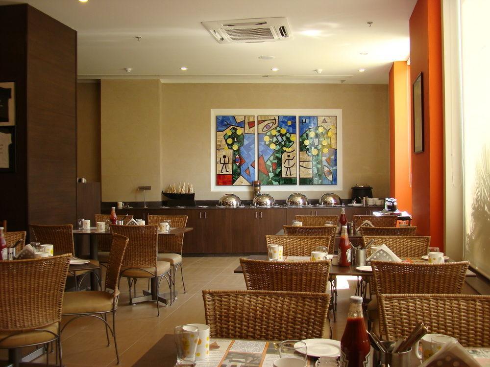 Lemon Tree Hotel Ченнаї Екстер'єр фото