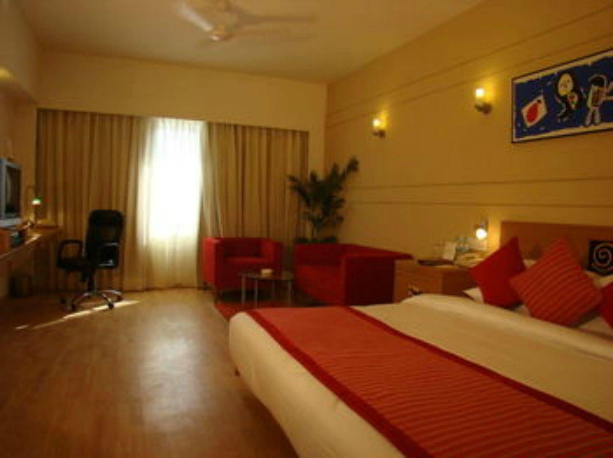 Lemon Tree Hotel Ченнаї Номер фото