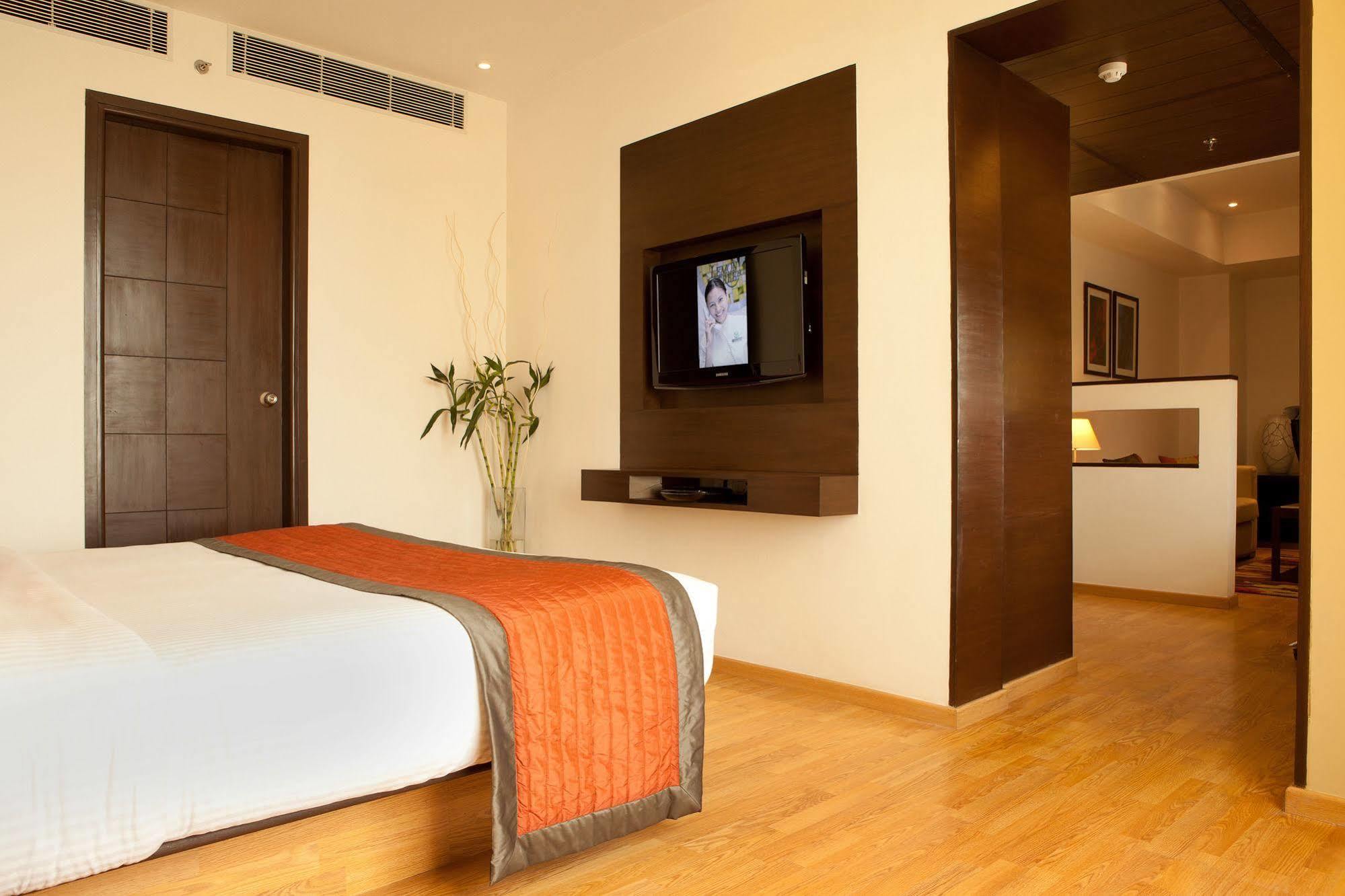Lemon Tree Hotel Ченнаї Екстер'єр фото