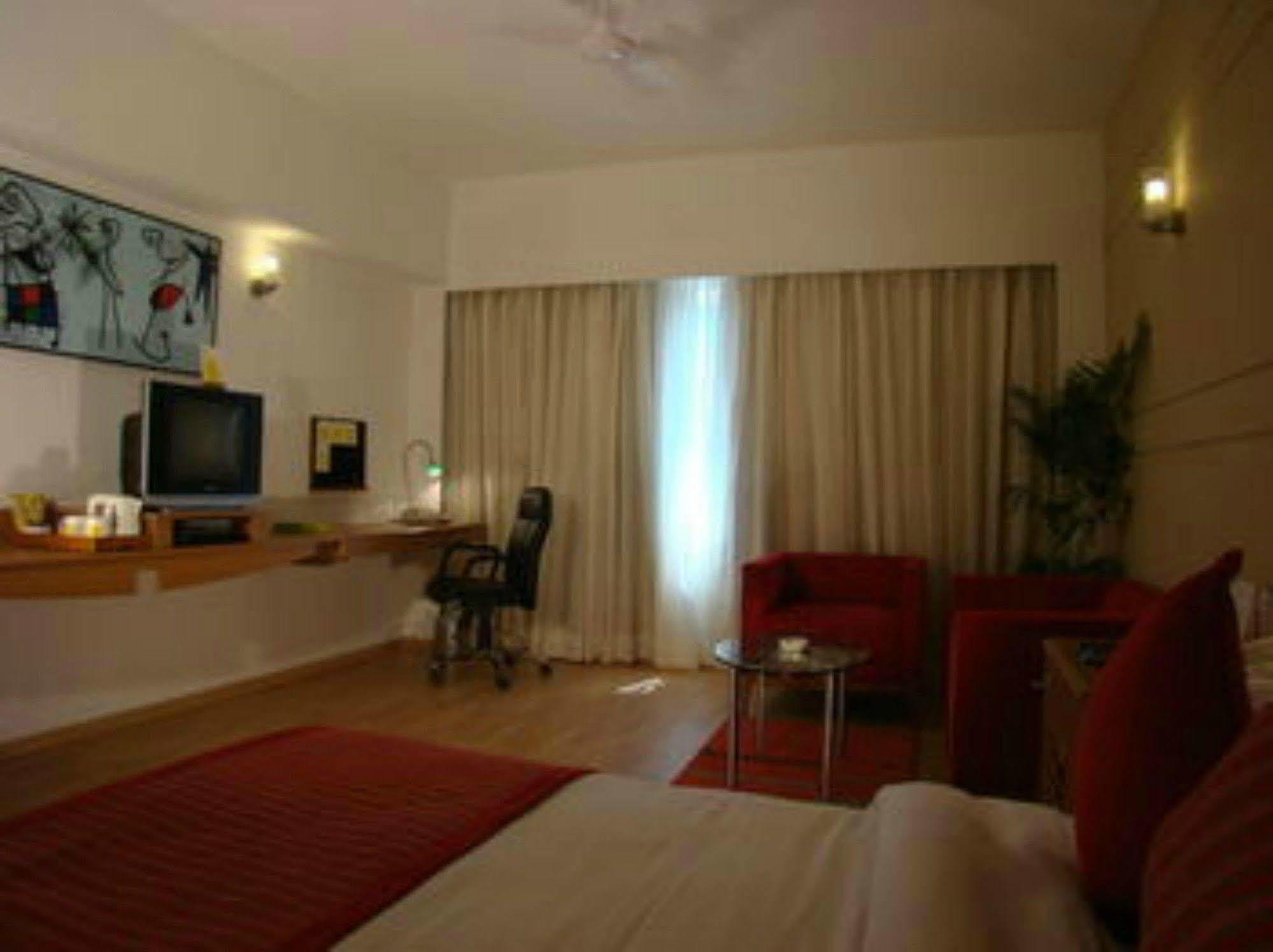 Lemon Tree Hotel Ченнаї Екстер'єр фото