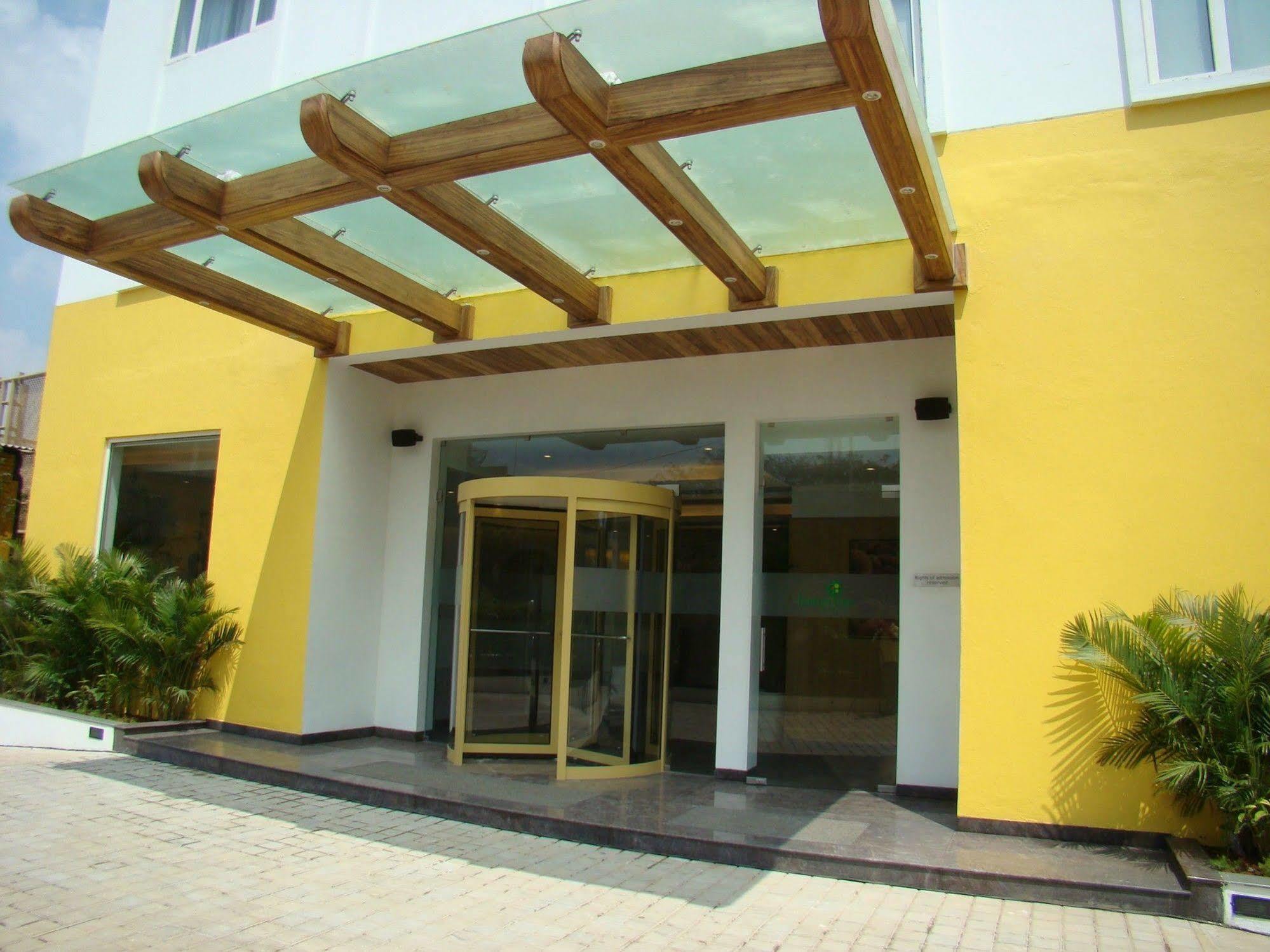 Lemon Tree Hotel Ченнаї Екстер'єр фото