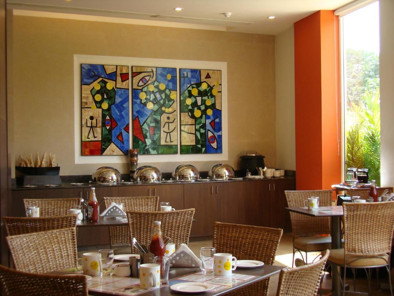 Lemon Tree Hotel Ченнаї Екстер'єр фото